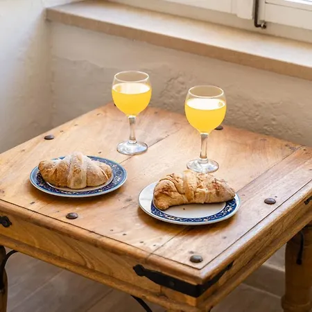 Old Town Historical Apartment *